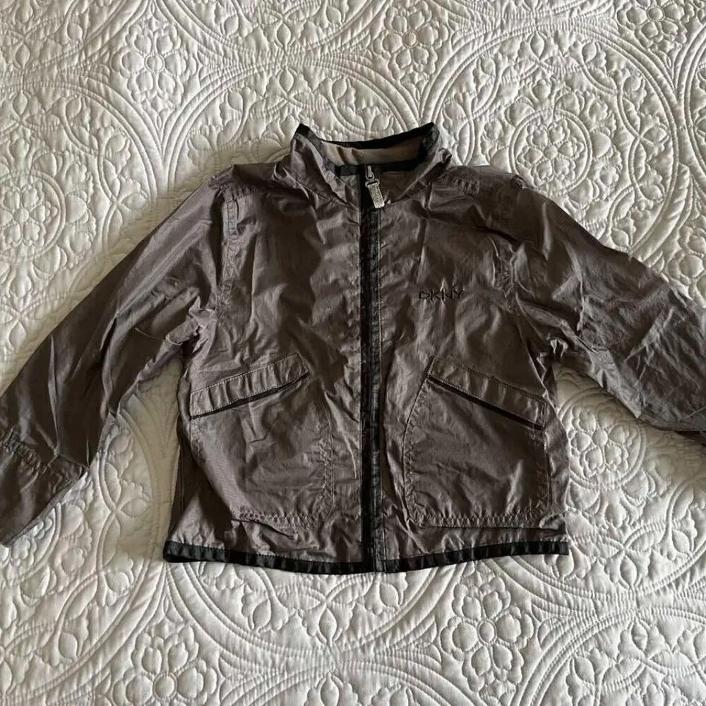 DKNY Hooded Jacket for Boys Zippered Sportswear Lightweight Breathable size 4T